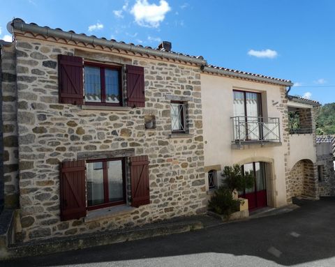 Charmante maison de village en pierre T4 de 85m² avec grange attenante et jardin de 100m²