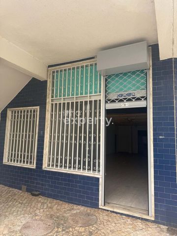 Loja à Venda em Loures – Excelente Localização e Potencial Apresento-lhe esta loja situada numa zona tranquila e residencial de Loures, mas com excelente localização, a poucos minutos do centro. Este espaço comercial oferece o equilíbrio ideal entre ...