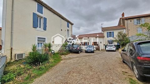 Ensemble immobilier de sept maison