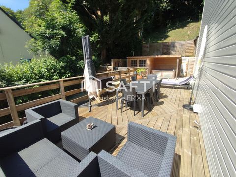 Maison rénovée, au calme avec 4 chambres, possibilité 5, 2 terrasses, garage et parking.