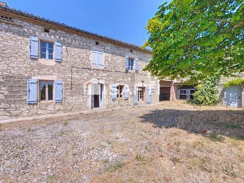 Maison en pierre à rénover avec dépendances