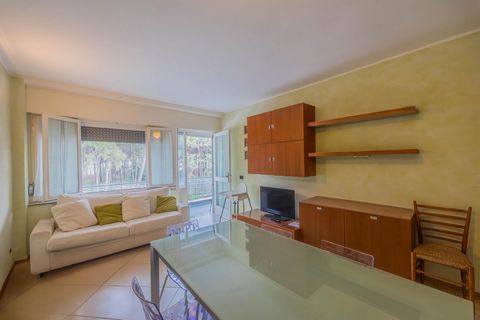 Dit appartement is gelegen op een uiterst gunstige locatie, op slechts 100 meter van de zee. Genesteld in een rustige en groene omgeving, ligt het toch heel dicht bij alles wat het leven aan zee zo bijzonder maakt. Het grote terras biedt een prachtig...