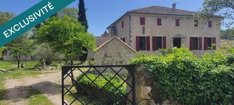 Demeure d’exception du XIIIe siècle avec jardin et dépendances