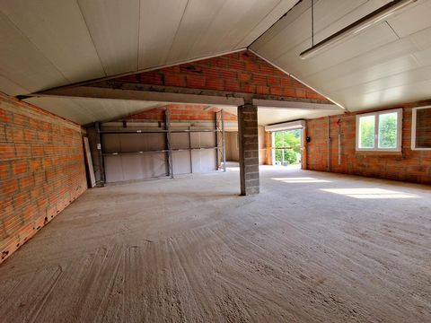 À vendre à Maransin – Bâtiment de 600 m² au fort potentiel