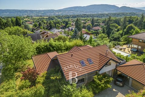 Located in the sought-after commune of Bonne, this 169 sqm timber-frame house offers a harmonious blend of family comfort, sustainable architecture, and proximity to Geneva. Designed with family living in mind, the ground floor features a bright and ...