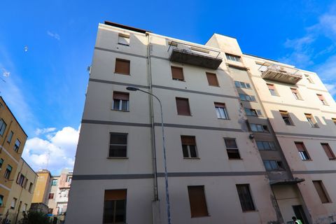 We are in Sassari to visit with you an interesting real estate offer both as a residence but also as a pure investment. They are 110 square meters, in a very central area of the city, on the first of five floors of a building located a few steps from...
