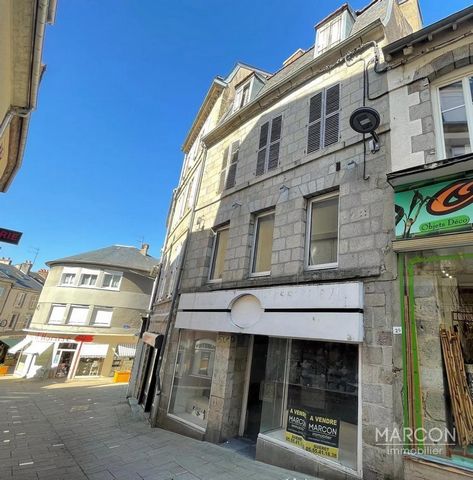 MARCON IMMOBILIER - Creuse en Limousin Nouvelle Aquitaine- REF.86939. In GUERET, in the city center. Building to renovate comprising on the ground floor, a commercial premises, mezzanine above. On the 2nd floor: a studio to renovate. On the 3rd floor...