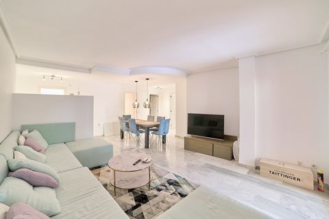 Are you looking for an apartment in a complex with garden and community pool? This modern ground floor apartment with a large terrace in a family friendly complex in Bendinat could be yours. On 107m² there is an open designed living area with a separ...