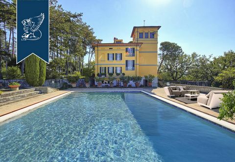 This wonderful period villa dating back to the early 1900s is for sale in Arezzo's countryside. This property was refurbished and extended in the 1960s so that it is able to offer the latest comforts and spacious, well-distributed and bright roo...