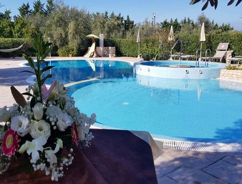 In our residence you'll spend your days resting and relaxing. Live a carefree holiday, relaxing in the garden of the residence or in the large solarium of the swimming pool complex with Jacuzzi. Wrapped in the natural atmosphere of the Gargano Nation...