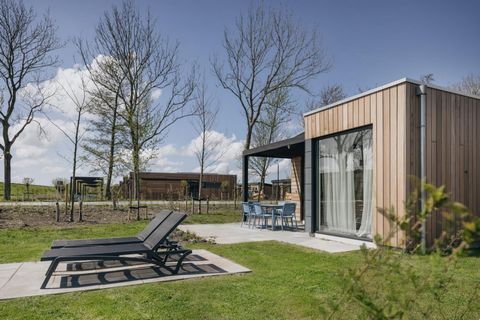 Those seeking peace and quiet and those who truly love nature will absolutely feel right at home at this holiday park in North Holland. This car-free park is separated from the Markermeer by the oldest dyke system of the Netherlands, the Westfriese O...