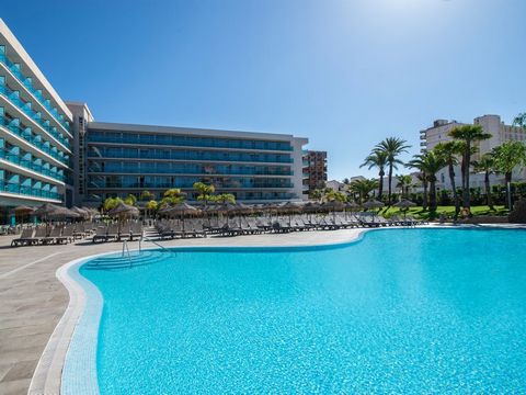 Découvrez l'hôtel de Roquetas el Palmeral sur la Costa de Almeria pour vos vacances : Cet hôtel est situé à 300 mètres de la plage, dans le centre de la ville. L'hôtel dispose de 270 chambres équipées et climatisées allant de la chambre double à la c...