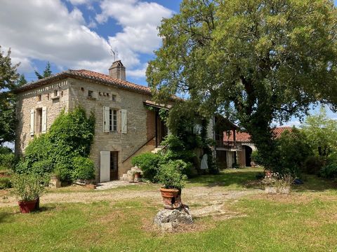 SUPERB STONE PROPERTY WITH OUTBUILDINGS ON A PLOT OF 9541 M2. LOCATION 8 KM FROM A VILLAGE WITH ALL SHOPS (46700)   House of 163 m2: living room, kitchen, 3 bedrooms, office, bathrooms, toilet, boiler room. Garden level: An office of 11.41 m2, tiled ...
