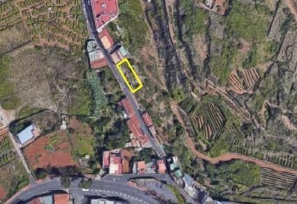 TENERIFE - SANTA URSULA. Consolidated Urban Land: Plot of 288 m². SALE SUBJECT TO VAT/IGIC without limitation regarding the type of buyer. Feature: Residential Compatible use: Garage Typology: Closed building 2 floors The offer is subject to errors, ...