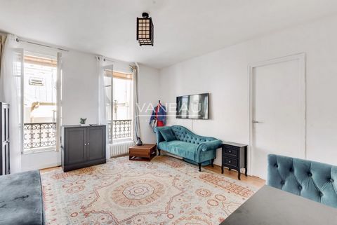 Situated at the center of the Gros Caillou district, the Group Vaneau Exclusively presents this lovely 45.89 sq.m. apartment sold with a tenant in place. Located on the fourth floor of a traditional Parisian stone building (without elevator), with pe...