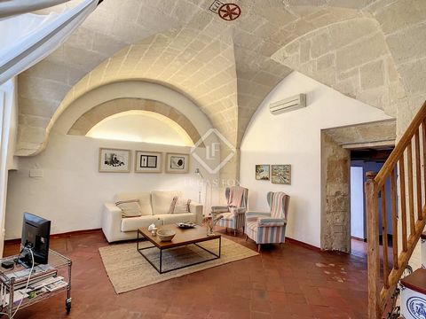 Lucas Fox presents this 181 m² house with an 8 m² patio and 12 m² of terraces on a pedestrian street in the old town of Ciutadella de Menorca. The property is distributed over three floors plus the lower ground floor. The ground floor welcomes us wit...