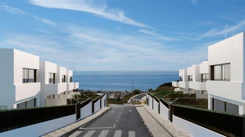 Häuser mit 3 und 4 Schlafzimmern und Blick auf das Mittelmeer Das Anwesen befindet sich in Rincón de la Victoria, östlich von Málaga. Schöne Strände, die Nähe zu allen Arten von Dienstleistungen und unvergleichliche Landschaften machen diese Gemeinde...