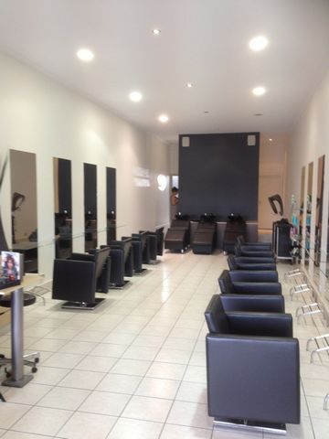 * LOCATED IN CAMBERWELL * Building area - 275m2 * It is now a beauty salon * Can be changed to other businesses * Two levels of property with 2 parking spaces