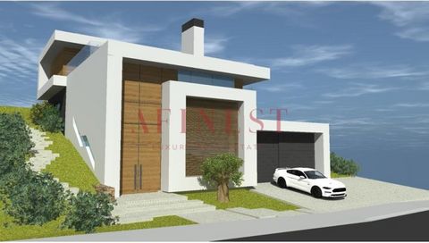ARE YOU LOOKING FOR A PLOT OF LAND FOR THE CONSTRUCTION OF A DETACHED HOUSE IN FERNÃO FERRO - VILA ALEGRE? THIS IS THE RIGHT OPTION FOR YOU! Land with 1,533m2 where you can build a villa up to 300m2 of floor area, swimming pool and garage, ready to b...