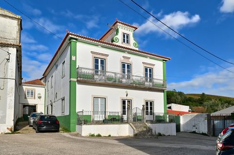 Identificação do imóvel: ZMPT562183 5-bedroom house from the 19th century - Matacães - Torres Vedras 5-bedroom house with 7 rooms, 2,300m2 of garden and annexes. In great condition. It is ready to welcome a family or to be converted into a tourism bu...