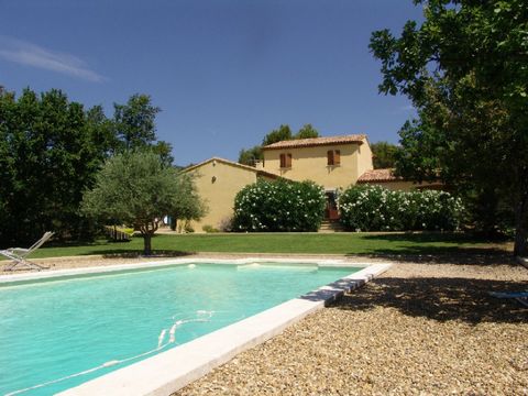 Luberon villa holiday rental. Charming house situated North of Aix en Provence in Cucuron only 8 km away from the famùous village of Lourmarin. The property is very comfortable and offers 3 bedrooms each with its bathroom, an large wooden terrace , a...