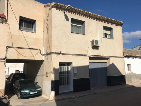*reduced* A 2 bedrooms, 1 bathroom apartment with garage over two levels in the centre of La Pinilla, Murcia. The living accommodation is all on the top floor with the garage, workshop, parking and small yard on ground level. Absolute bargain!Upon en...