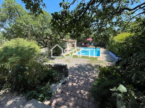 Au calme, agréable villa avec piscine et terrain de 1584 m².