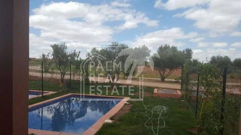 In a luxury residential complex with swimming pool, spa, restaurant..., on one of the most popular roads and only 15 minutes from the city center of Marrakech.pavilion villa of 115 m² of living space on a plot of 109m² built on 3 levels, includes on ...