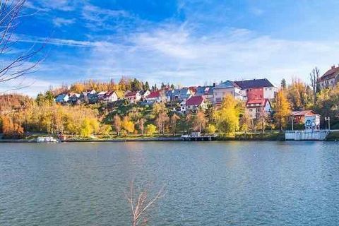 Hôtel au potentiel exceptionnel à Gorski Kotar ! Découvrez une propriété intrigante avec un potentiel exceptionnel au cœur de Gorski Kotar, magnifiquement située près d'un lac serein. Cette propriété, enregistrée comme auberge, propose à la fois des ...