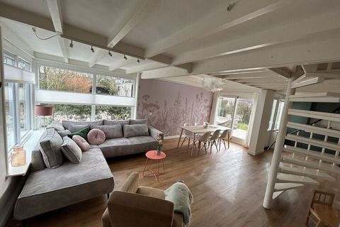 Dit zeer mooie en comfortabele vakantiehuis in Zuid-Holland ligt slechts 20 minuten van de zee en het strand in Ouddorp!