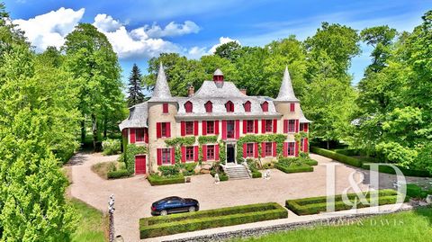 Exclusively, we are pleased to invite you to the Château du Bousquet, a recently remodeled and modernized residence. The latter is in the form of a main building on two levels, oriented from east to west and rectangular in plan. This is attached to t...