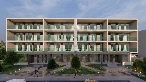 Cet appartement moderne situé à Tenões, Braga, Portugal, allie parfaitement confort, fonctionnalité et élégance. Avec ses trois chambres spacieuses, la propriété est idéale pour les familles à la recherche d'un espace confortable et bien réparti. L'i...