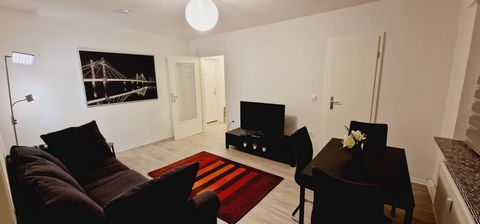 Meine schöne 45 qm zwei Zimmerwohnung befindet sich in Dornbusch. Es gibt ein Bad mit Badewanne und eine ausgestattete Küche mit allen notwendigen Geräten. Die Wohnung befindet sich in einem guten und ruhigen Wohngebiet, nur wenige Gehminuten zu den ...