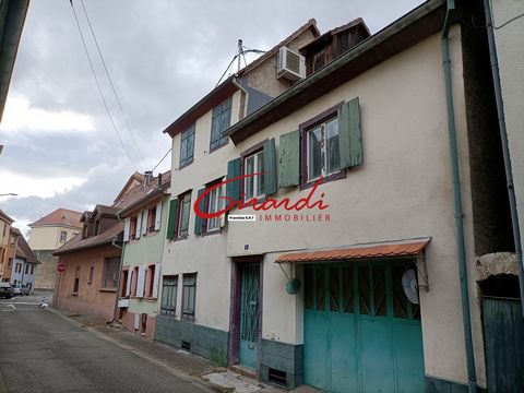 Dans la vieille ville d'Ensisheim proche du centre et de ses commodités commerciales, scolaires, médicales et ludiques,cette maison à rénover entièrement. Possibilités de faire deux appartements. Plan chiffré à disposition. Pour plus d'informations: ...