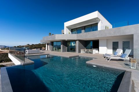 Villa Veleta, moderne luxe villa te koop Cumbre del Sol, Benitachell (Costa Blanca, Alicante).Uitstekende ligging, spectaculaire zeezichten, 4 slaapkamers, 6 badkamers en uitstekende kwaliteiten