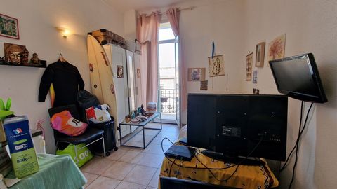 IN OFFERTA Situato in Rue de Belgique, in un'ex residenza studentesca, questo affascinante monolocale al 2° piano con ascensore offre una rara opportunità per un investimento immobiliare redditizio. Caratteristiche principali: Posizione privilegiata:...