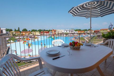 Residence Gasparina Village es un tranquilo y relajante pueblo de vacaciones que consta de 120 apartamentos y está muy cerca del lago de Garda. El complejo está rodeado de naturaleza e ideal para familias con niños. Observa a los más pequeños diverti...