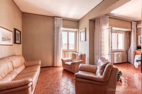 PISANA VIA GINO COPPEDE' 126 SQM. TRIPLE EXPOSURE In the quiet Via Gino Coppedè, inside a four-storey building from the 1960s, with a lift, the Barbera Group offers for sale an apartment of approximately 125 m2. with 3 m high ceilings, located on the...