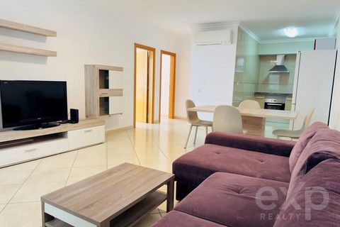 Appartement moderne de 2 chambres à Vila Real de Santo António Faites l’expérience de la vie contemporaine dans cet appartement de 2 chambres magnifiquement conçu situé à proximité du cœur de Vila Real de Santo António. Cet appartement moderne et bie...