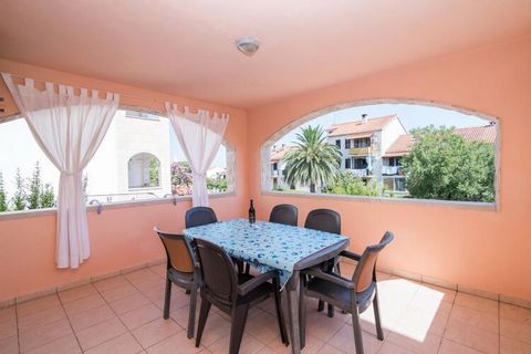 This Apartments are located in Island of Brač, a quiet Island with rich cultural and historical heritage, beautiful beaches and scenery, just 17 km away from the Split. The accommodation consists of 2 units, both feature furnished terrace, fully equi...