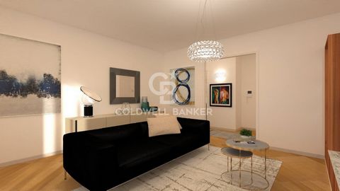 Dans une copropriété calme et privée, nous vous proposons à la vente un appartement double service de 4 pièces, qui sera entièrement rénové, en mezzanine, avec place de parking non couverte attitrée. La triple exposition, la grande surface de 130 m2 ...