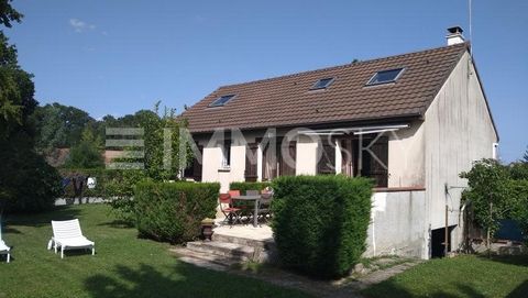 In der Nähe von BELLEGARDE, Sektor von QUIERS S/BEZONDE, Pavillon auf einem vollständig unterteilten Keller in gutem Zustand (Erfrischung zu erwarten) mit einem schönen Doppelwohnzimmer mit Kamin, einer Einbauküche, einer hinteren Küche/Waschküche, e...