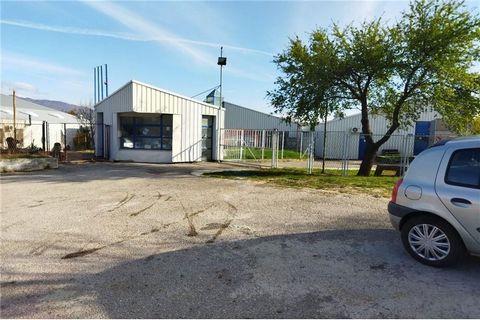 Location: Zadarska županija, Obrovac, Kaštel Žegarski. FOR SALE: production hall located only 18 km from the town of Obrovac on a plot of approx. 23,000 m2 (8,300 m2 + 14,000 m2 of agricultural land in the construction zone.) The total area of the bu...