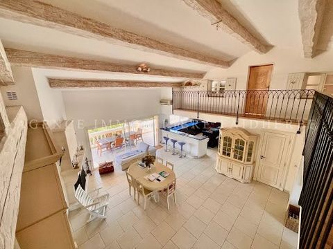 This completely renovated apartment will seduce you with its beautiful volumes and remarkable ceiling height, as well as its terrace with an unobstructed view of nature. Covering an area of 215 m2, it consists of a very large living space with firepl...