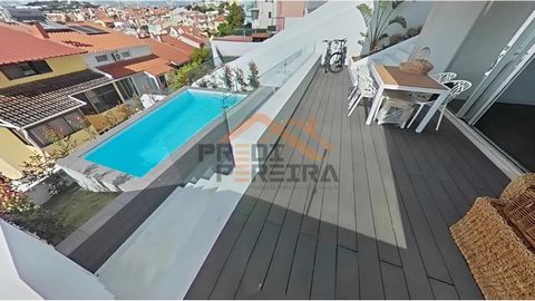 Um lar pensado para quem valoriza qualidade de vida, elegância e funcionalidade. Descubra esta exclusiva moradia T3+1, situada numa zona calma e privilegiada de Porto Salvo, Oeiras, com uma vista deslumbrante para a Serra de Sintra e todas as comodid...