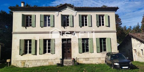 Maison de Maître au cœur du village de Moustey