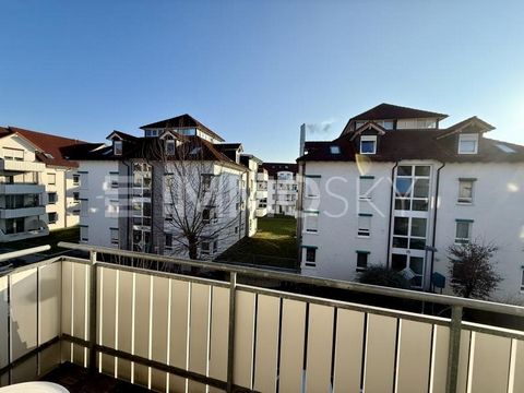 Diese attraktive 2-Zimmer-Wohnung steht ab sofort zum Verkauf und befindet sich im 2. Obergeschoss eines gepflegten Mehrfamilienhauses mit insgesamt 11 Parteien. Das Gebäude wurde 1996 erbaut, während die Wohnung im Jahr 2019 modernisiert und teilwei...