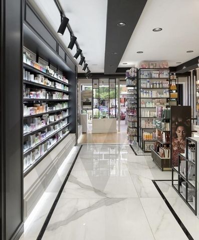 Loja Nova em Arruda dos Vinhos – Ideal para Todo o Tipo de Comércio Excelente oportunidade! Loja nova situada em zona central de Arruda dos Vinhos, com saída de fumos e escritório. Espaço versátil, ideal para café, loja de roupa, cabeleireiro, ou qua...
