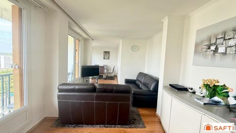 À vendre à Longjumeau – Grand T5 avec extérieur, parking et toutes commodités à pied