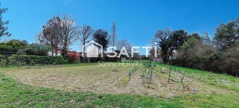 Terrain constructible 1850m² - Proche BOURGENAY